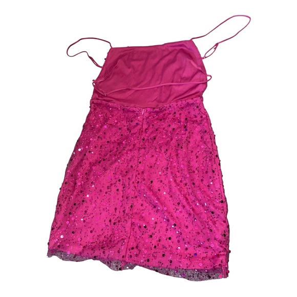 Lucy in the Sky Beaded Sequin mini Dress in Fuchsia - Picture 5 of 6
